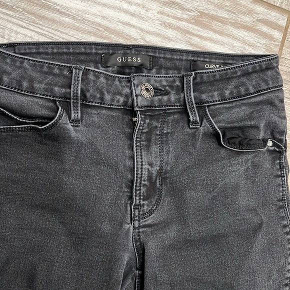 Guess jeans. Ladies size 26. EUC. - Picture 2 of 6